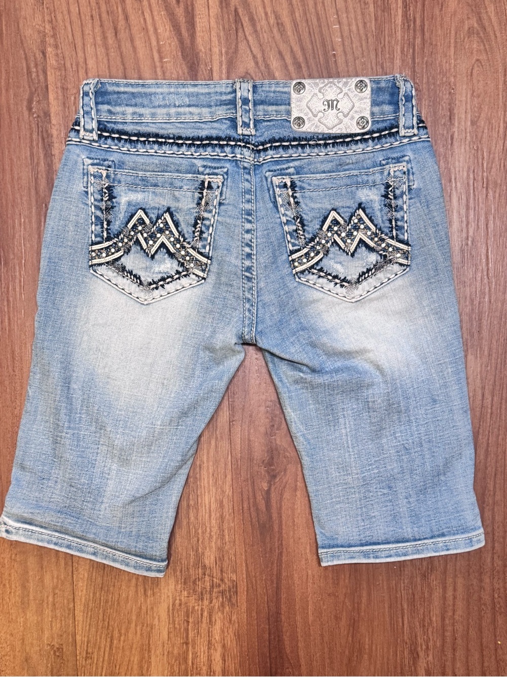 Miss Me Bermuda Women's Light Blue Distressed Denim Mid Rise Jean Shorts size 25 - Picture 2 of 6